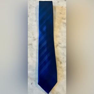 Brioni Navy Blue monochromatic striped tie 100% silk